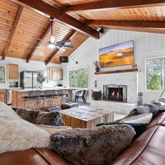 Summit Ridge • Sauna, Spa & Sports Court • Private Trailheads Near Snow Summit