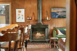 Ursa Minor Cabin | BBQ | Fire Pit on Deck | Max 4 - Image 2