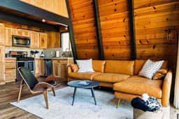Modern Moonridge Cabin | STELLAR LOCATION | Dog OK - Image 5