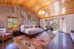 Modern Mountain Cabin w/ Hot Tub & SKI VIEWS - Image 4