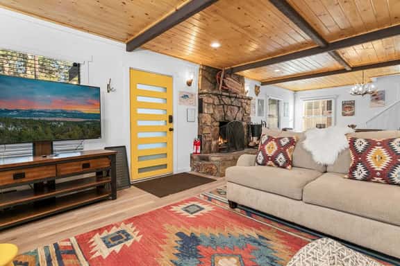 Bearadise • Spa • Gameroom • Walk to Lake • Fenced - Image 1