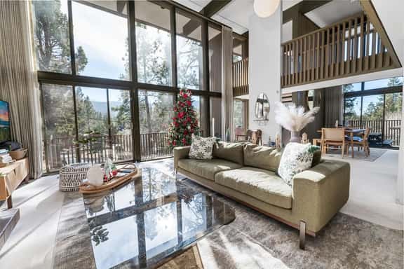 Casa Eliiana • Close to Bear Mtn Slopes • Spa - Image 1