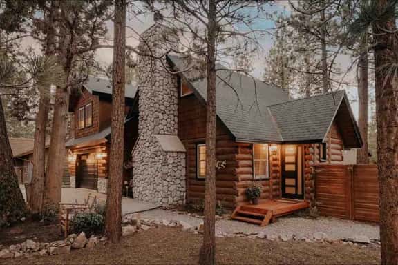 Corner Cabin • AC • Spa • Game room • Dog Friendly - Image 1