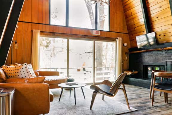 Modern Moonridge Cabin | STELLAR LOCATION | Dog OK - Image 1