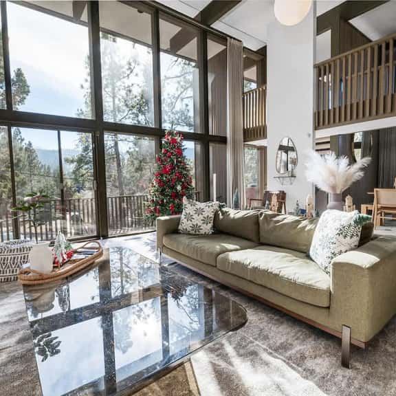Casa Eliiana • Close to Bear Mtn Slopes • Spa - Image 1