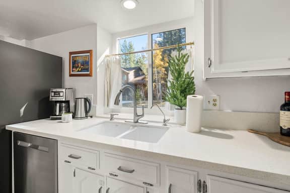 Aspen Sage Retreat | Hot Tub | Central Location