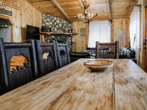 Four Happy Bears | AC, Hot Tub, EV| Walk to Summit - Image 5