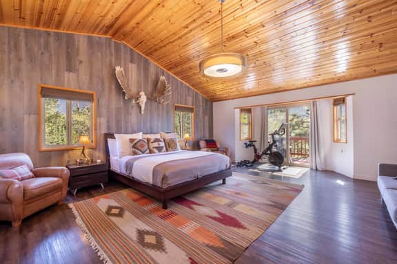 Modern Mountain Cabin w/ Hot Tub & SKI VIEWS - Image 4