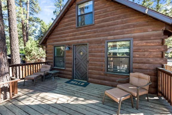 Barrett Cottage | Dog-Friendly | BBQ Grill | Quiet and Peaceful